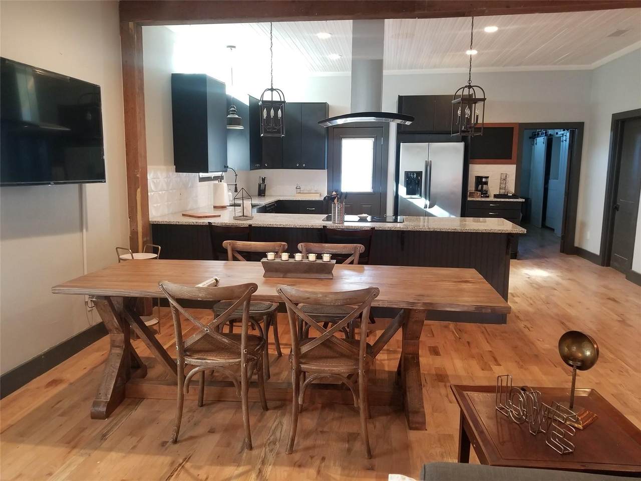410 Milam Ave - Photo 1