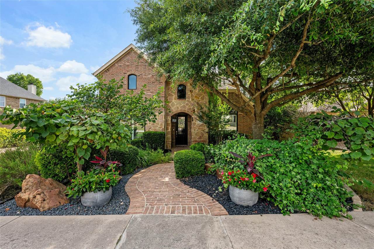 571 Aspen Dr - Photo 1