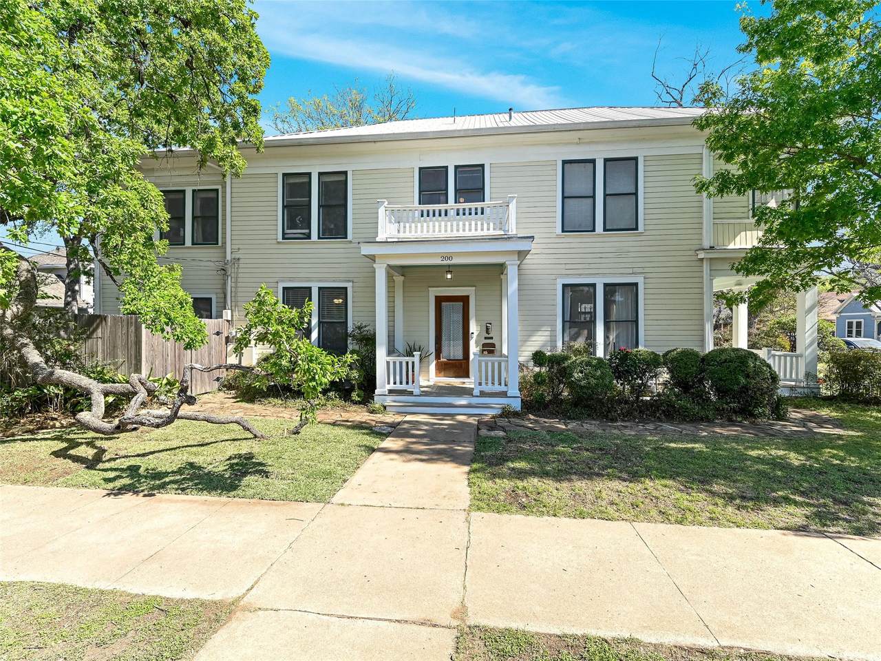 4000 Avenue D - Photo 1