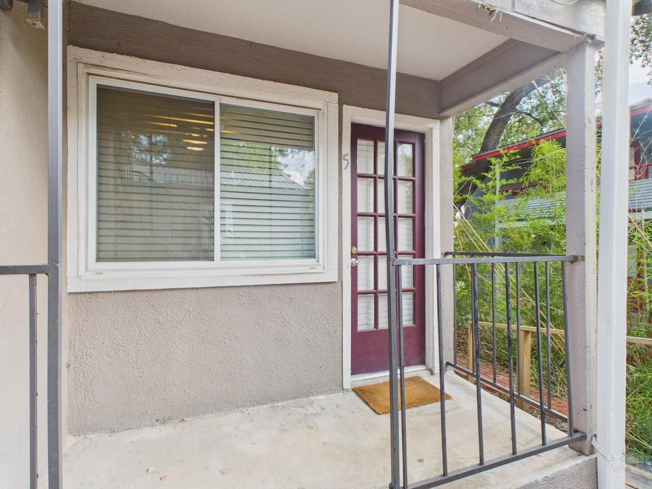 1106 W 22nd St - Photo 1
