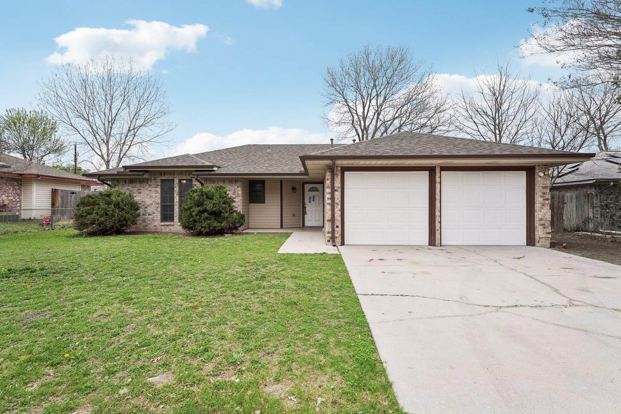 3213 Forest Hill Dr - Photo 1