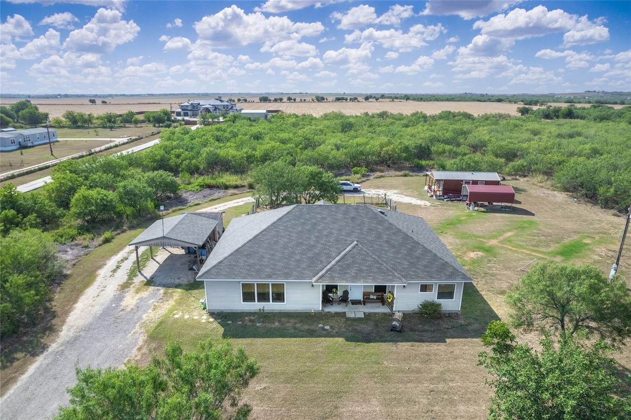 5734 Fm 621 - Photo 1