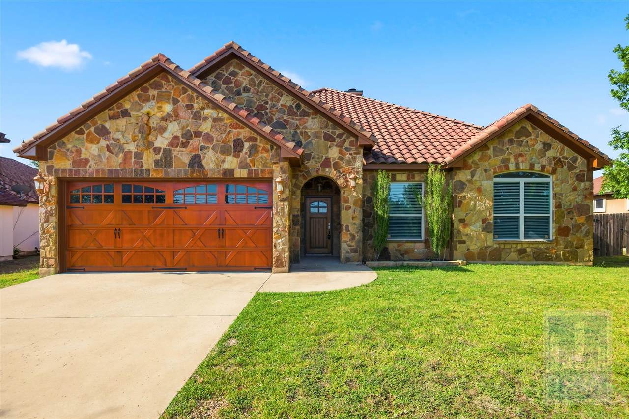 15105 General Williamson Dr - Photo 1