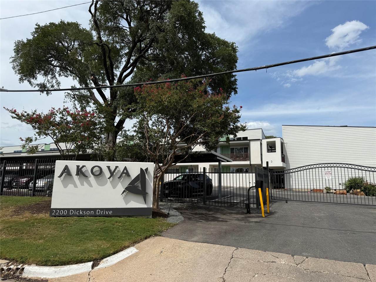 2200 Dickson Dr - Photo 1