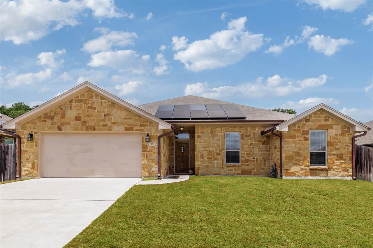 1528 Justice Dr - Photo 1