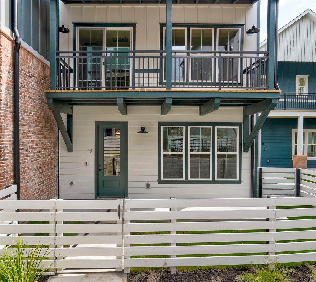 3809 Valley View Rd - Photo 1