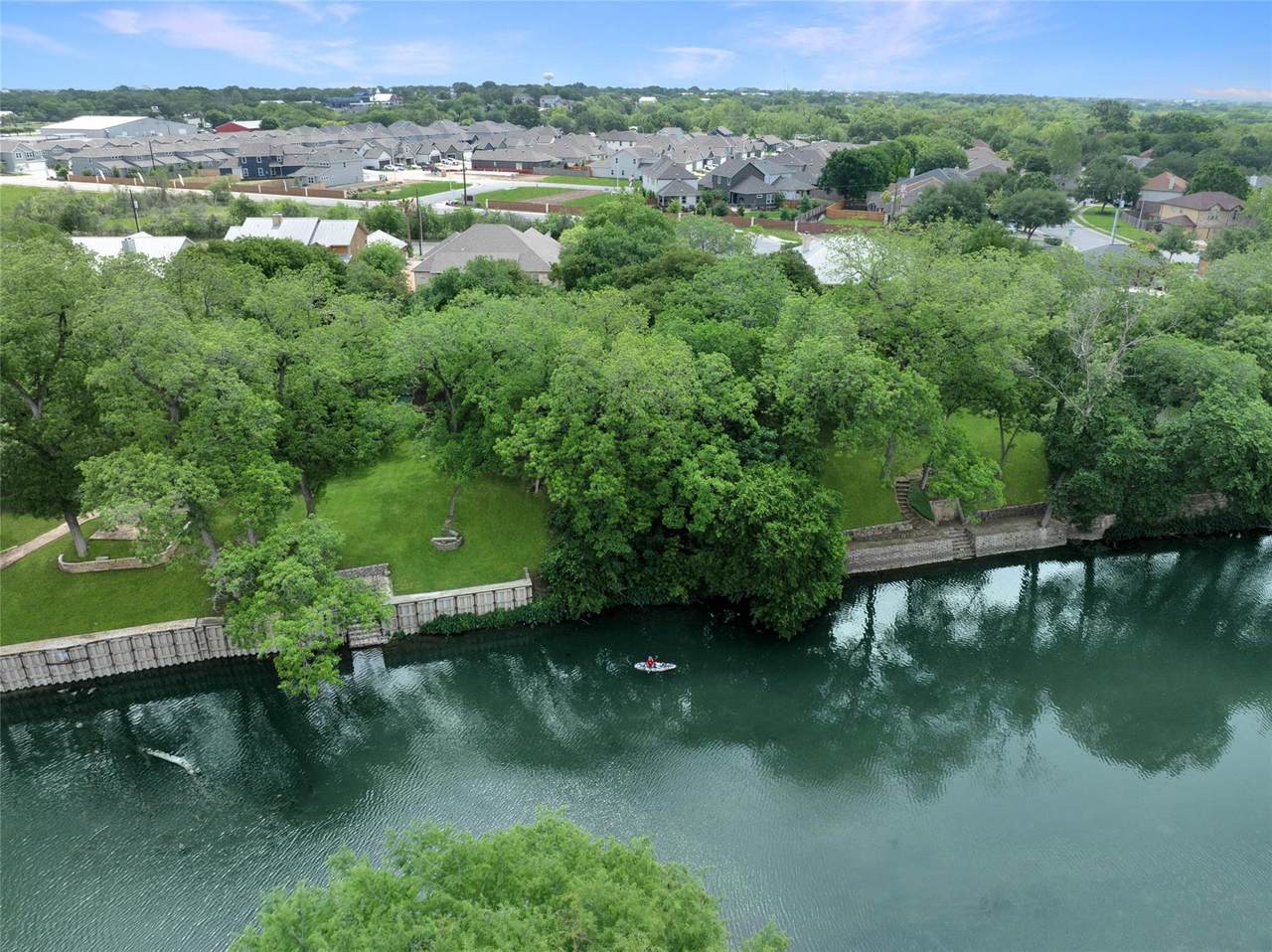 1049 River Ter - Photo 1