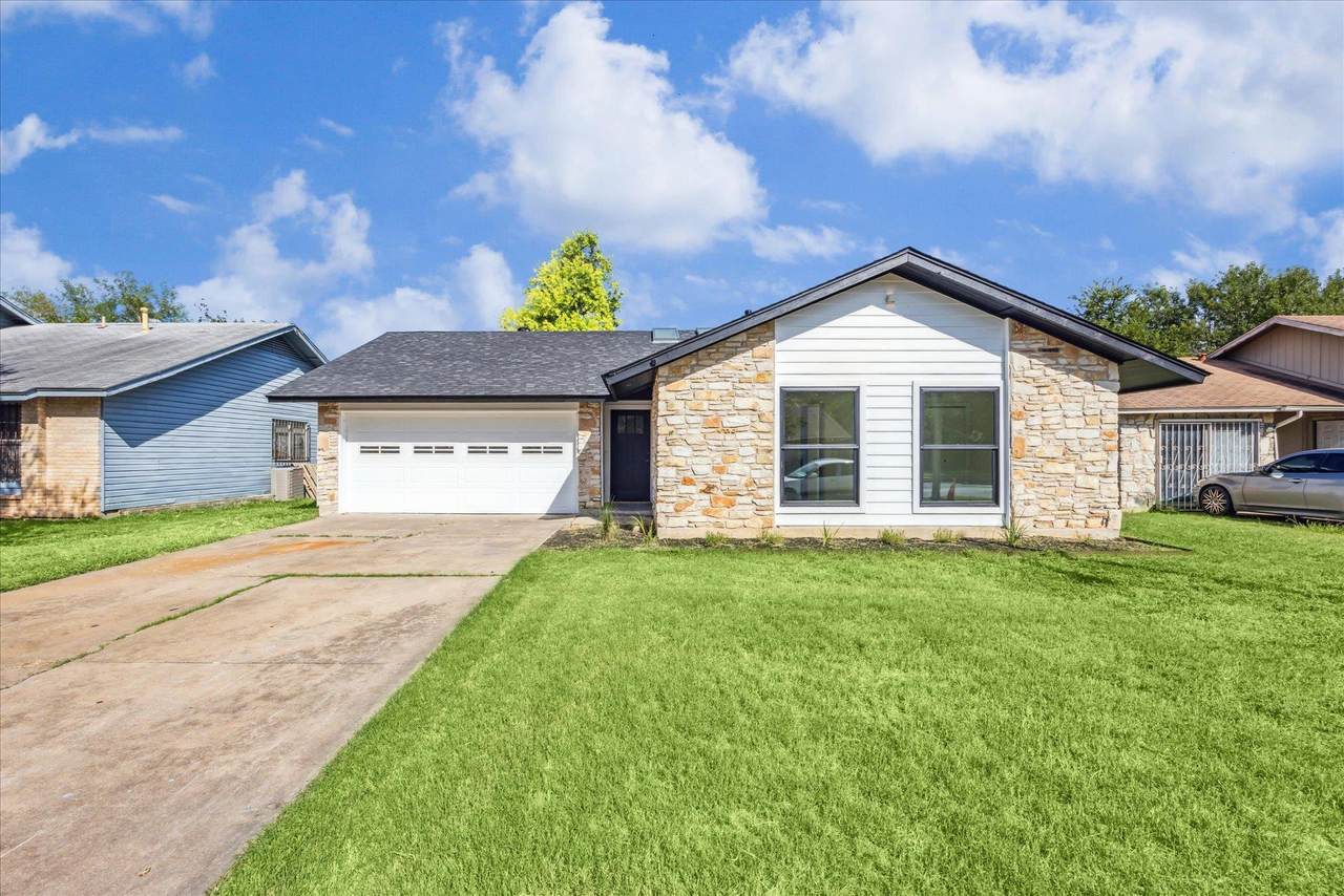6411 Sandshof Dr - Photo 1