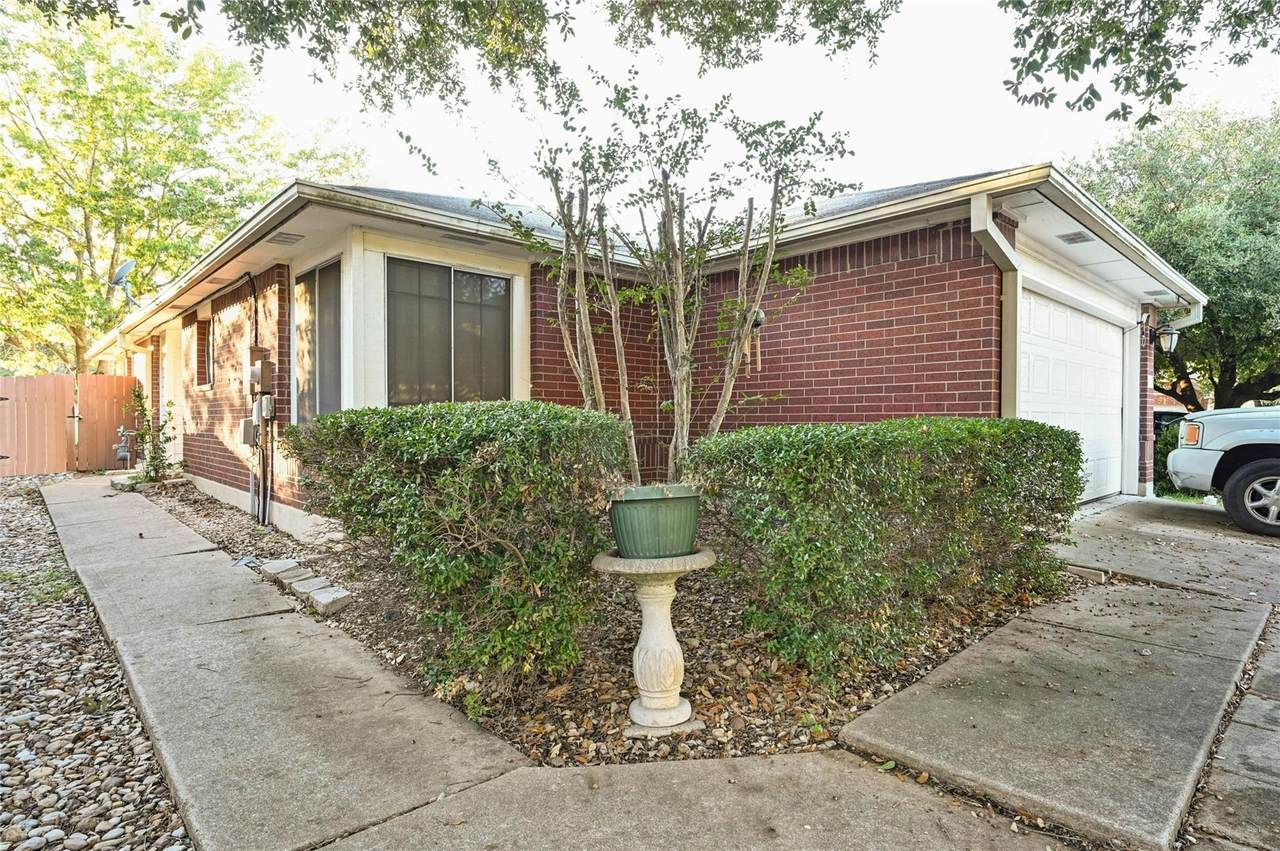 1837 Friars Tale Ln - Photo 1