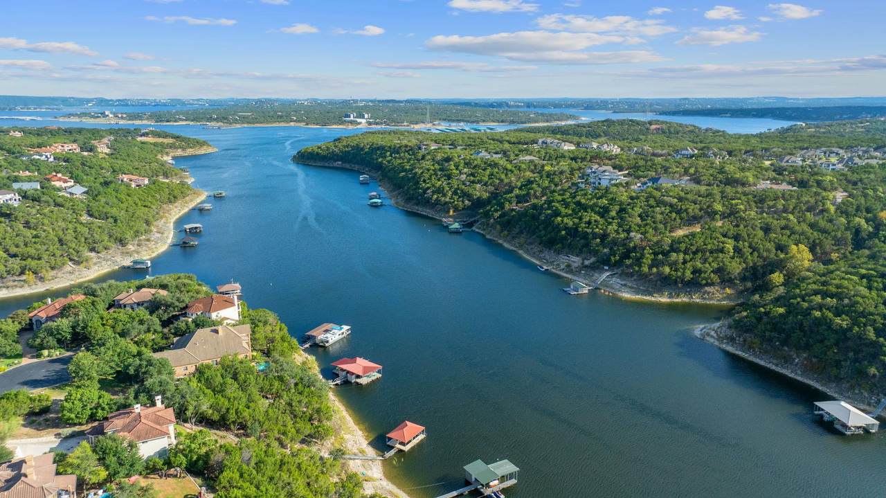 7201 Getaway Dr - Photo 1