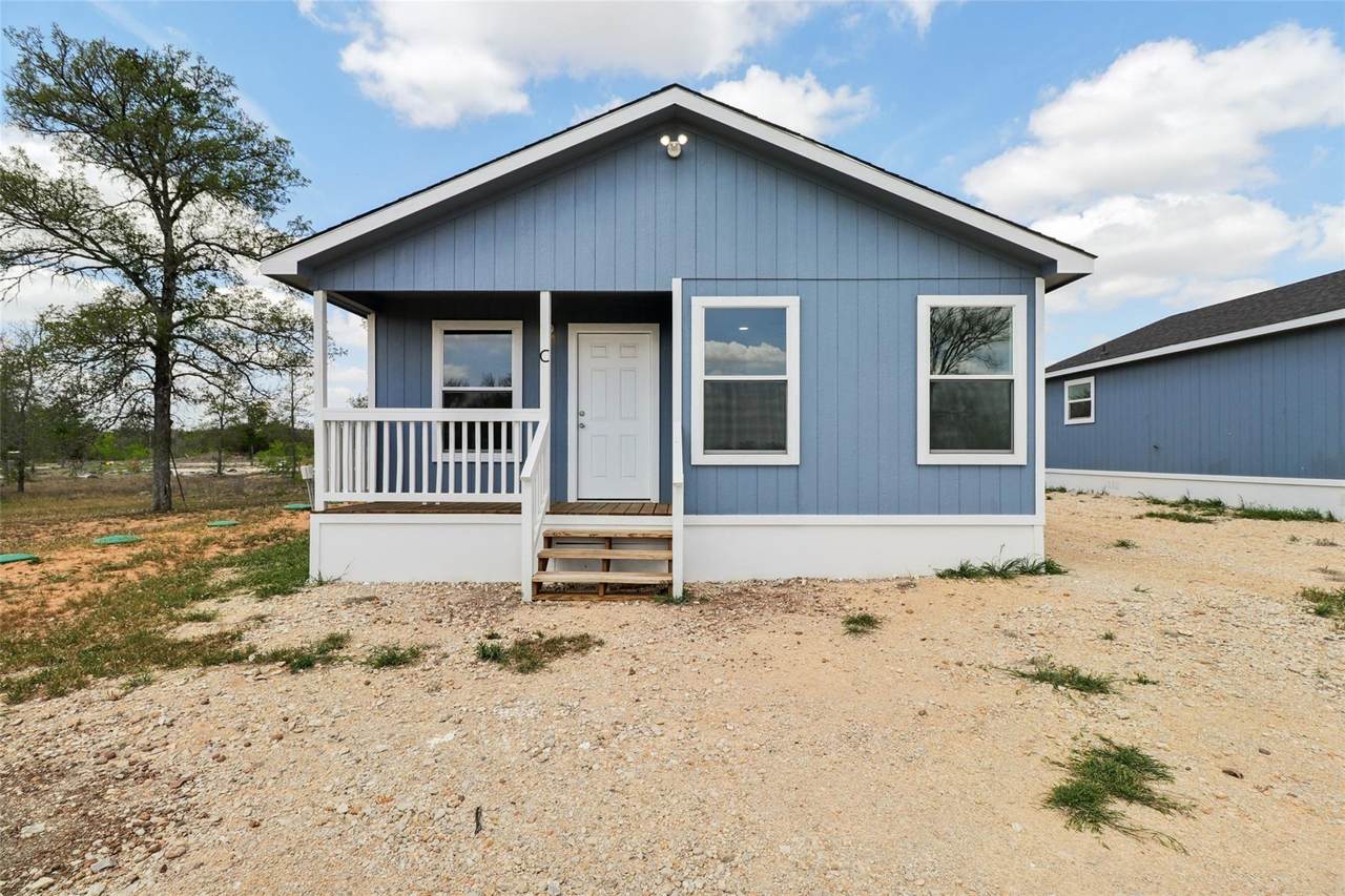 1087 Schubert Ln - Photo 1