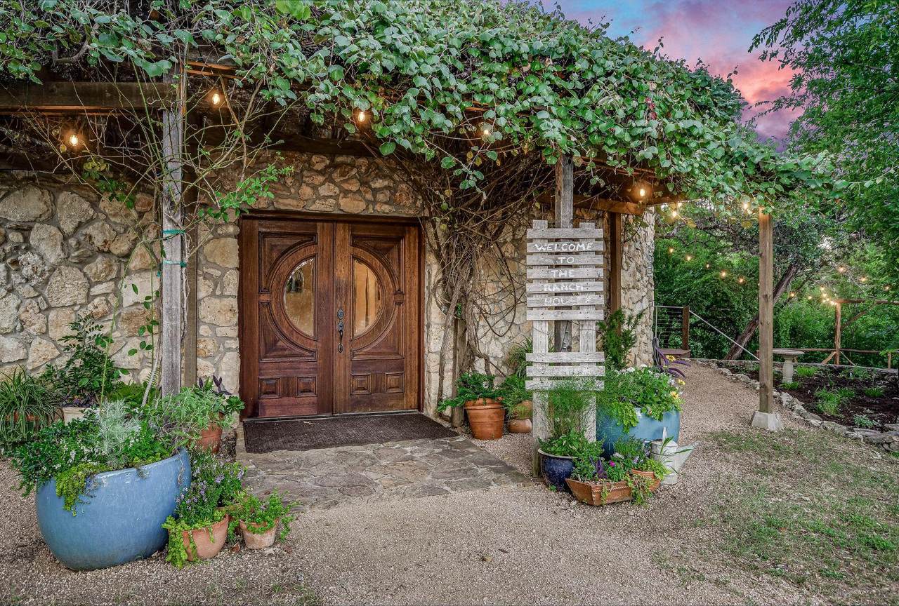 https://bt-photos.global.ssl.fastly.net/austin/1280_boomver_1_7758135-2.jpg