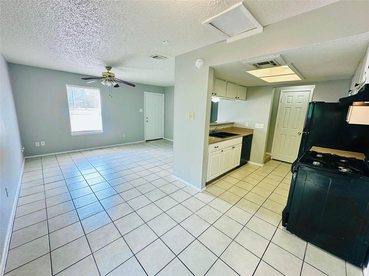 5305 Woodland Oaks Ct - Photo 1