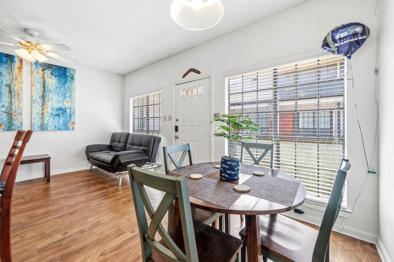 912 22nd St - Photo 1