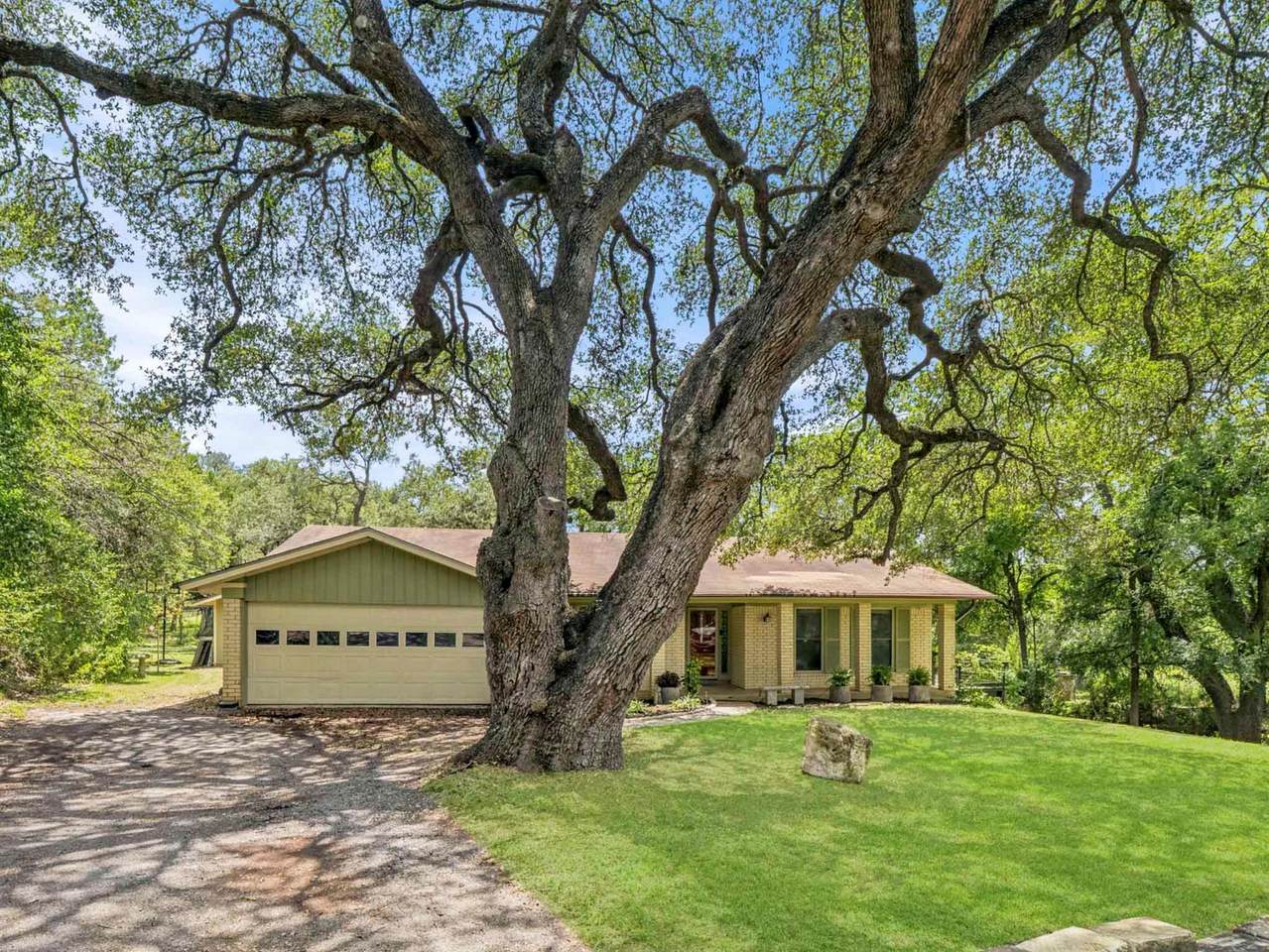 301 Twin Creek Rd - Photo 1