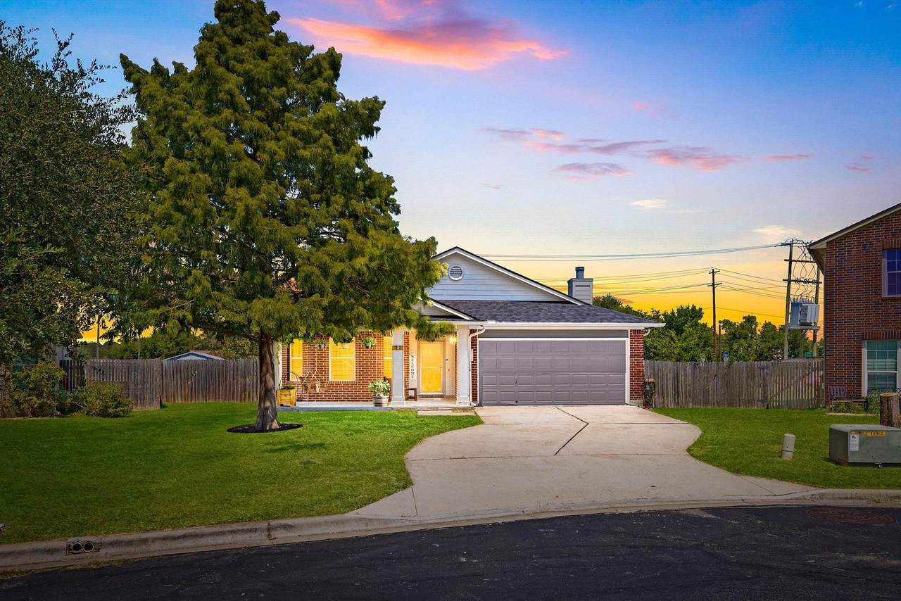 1108 Ascot St - Photo 1