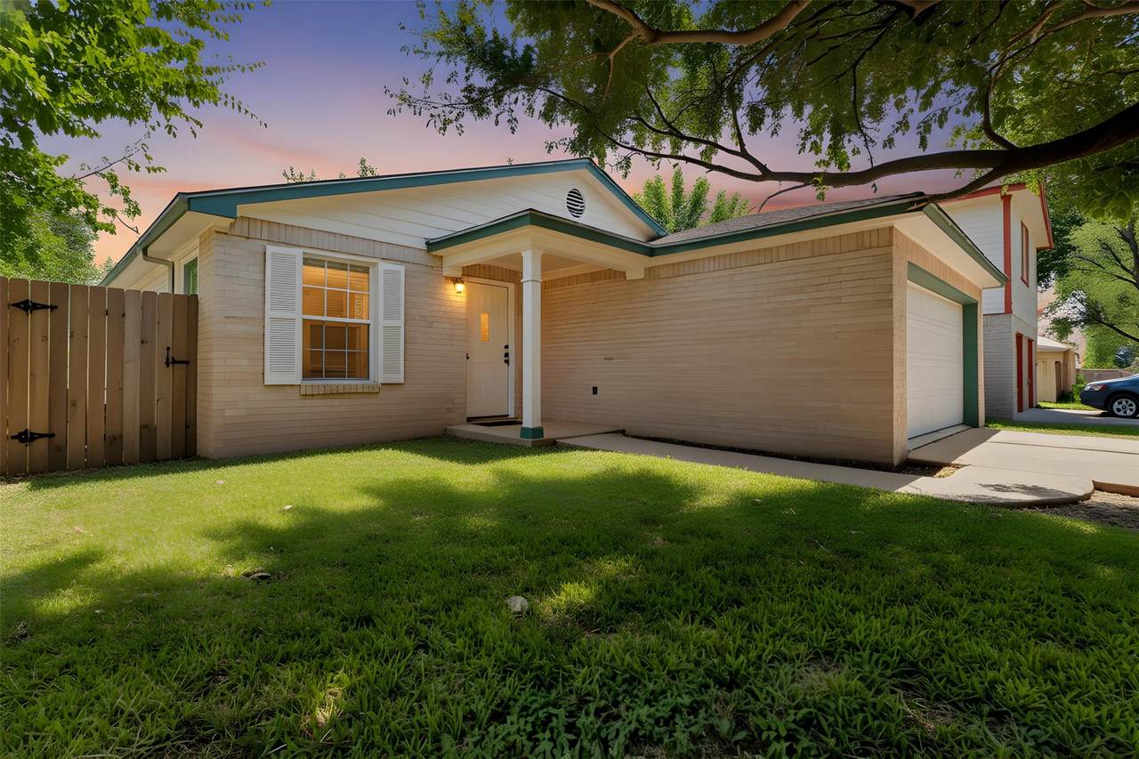 4003 Reeders Dr - Photo 1