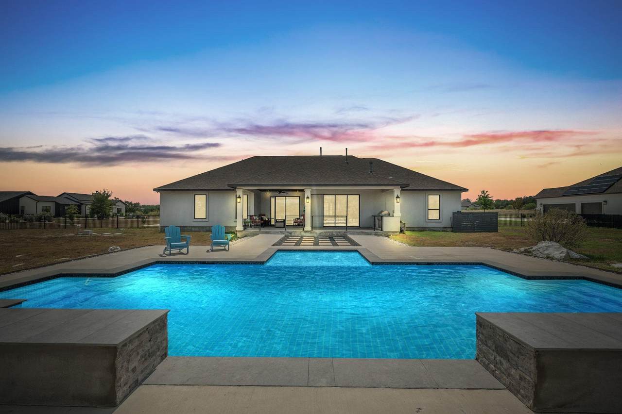 104 Rolling Hills Ct - Photo 1