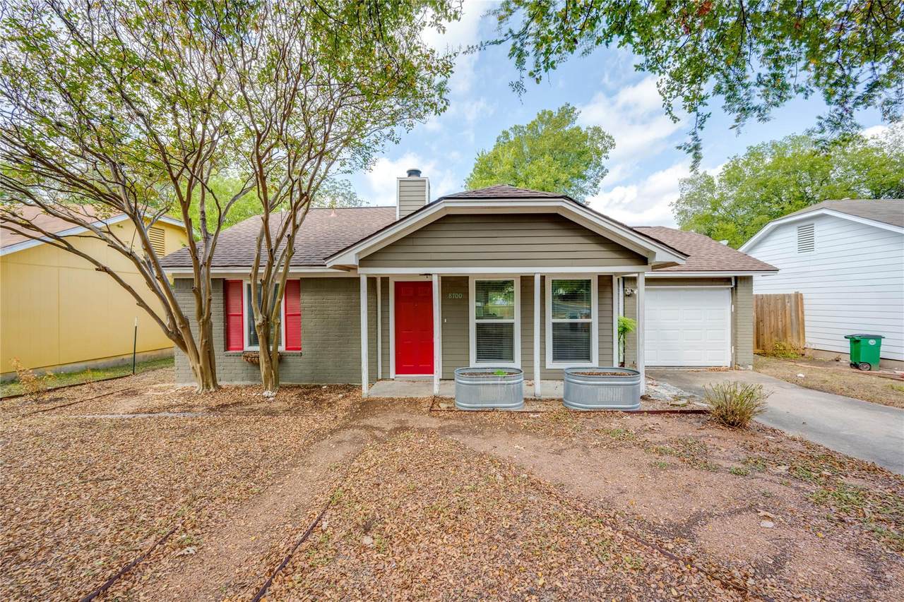 8700 Soho Dr - Photo 1