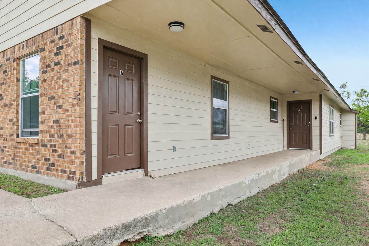 200 Monterrey St - Photo 1