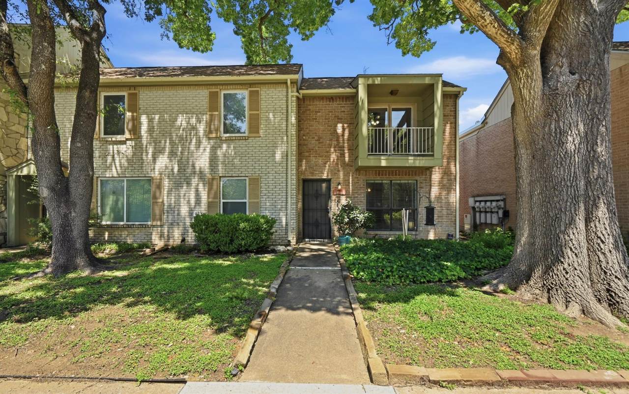 9009 N Plaza Dr - Photo 1