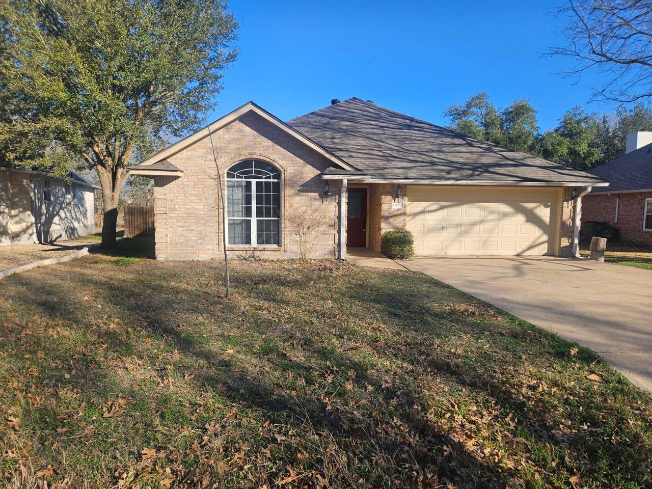 1507 Century Oaks Dr - Photo 1