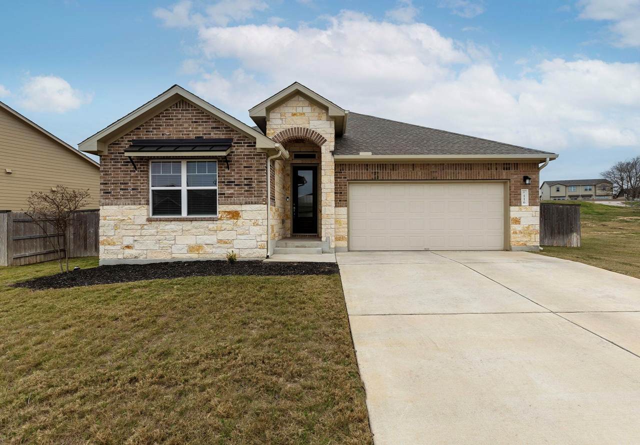 116 Joseph Hawkins Ln - Photo 1