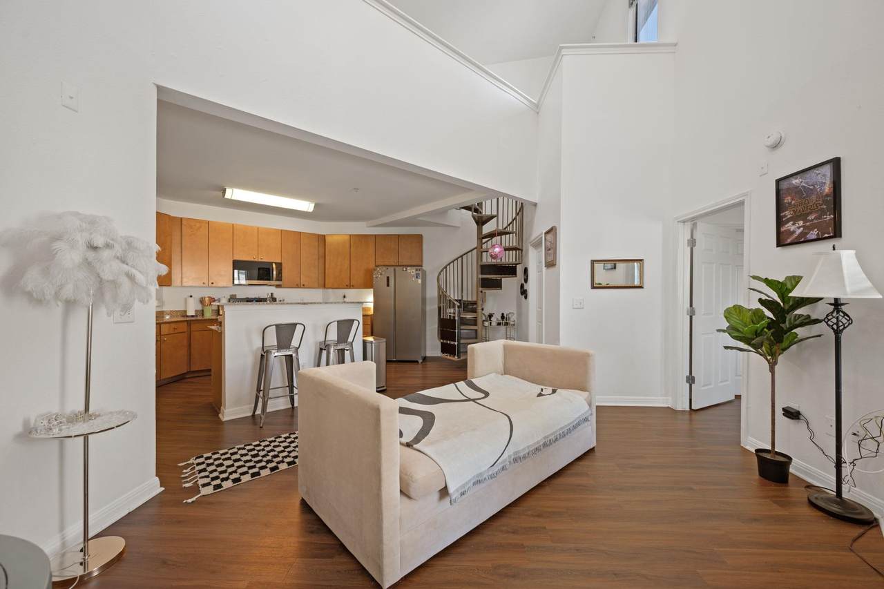 2502 Leon St - Photo 1