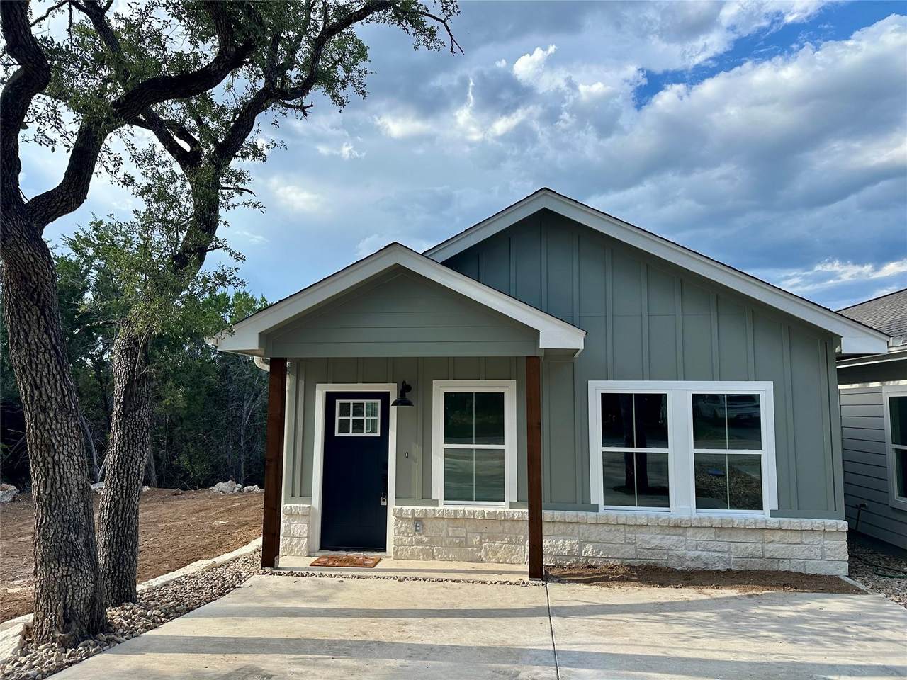 330 Shady Bluff Dr - Photo 1