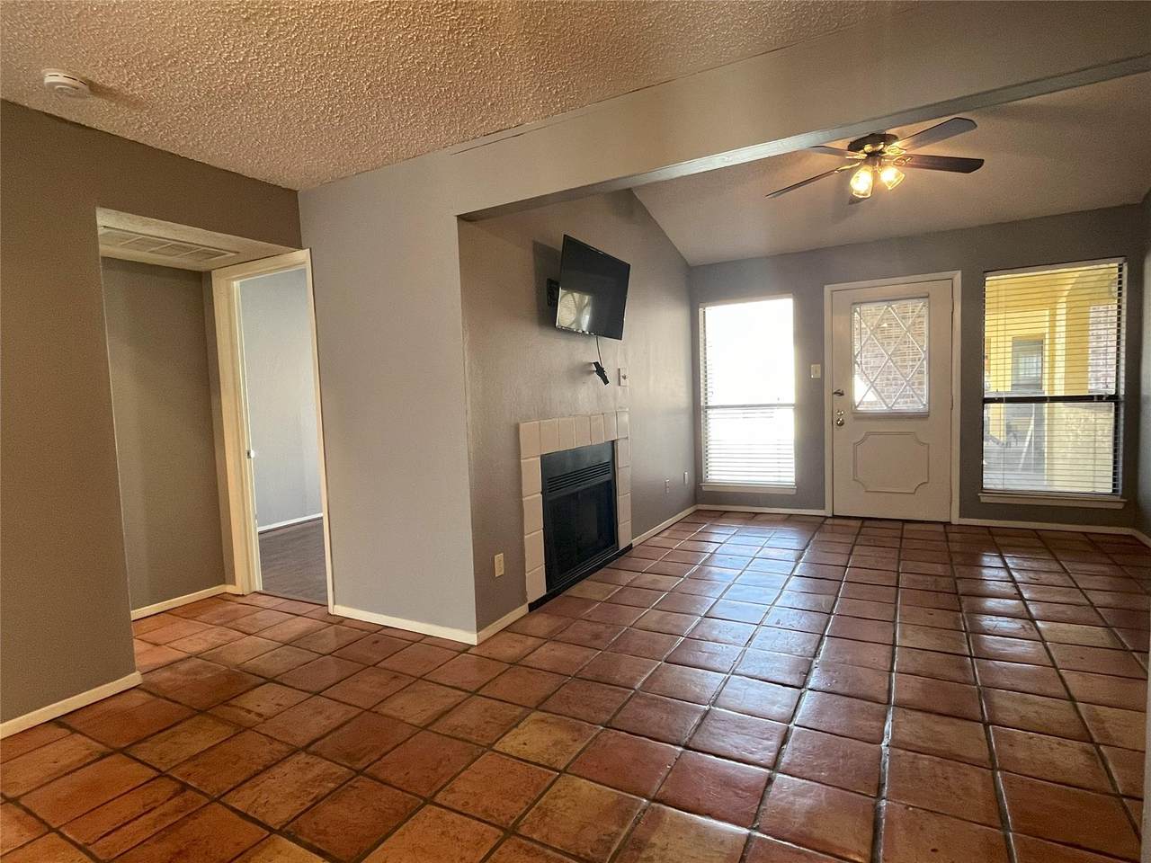806 24th St - Photo 1