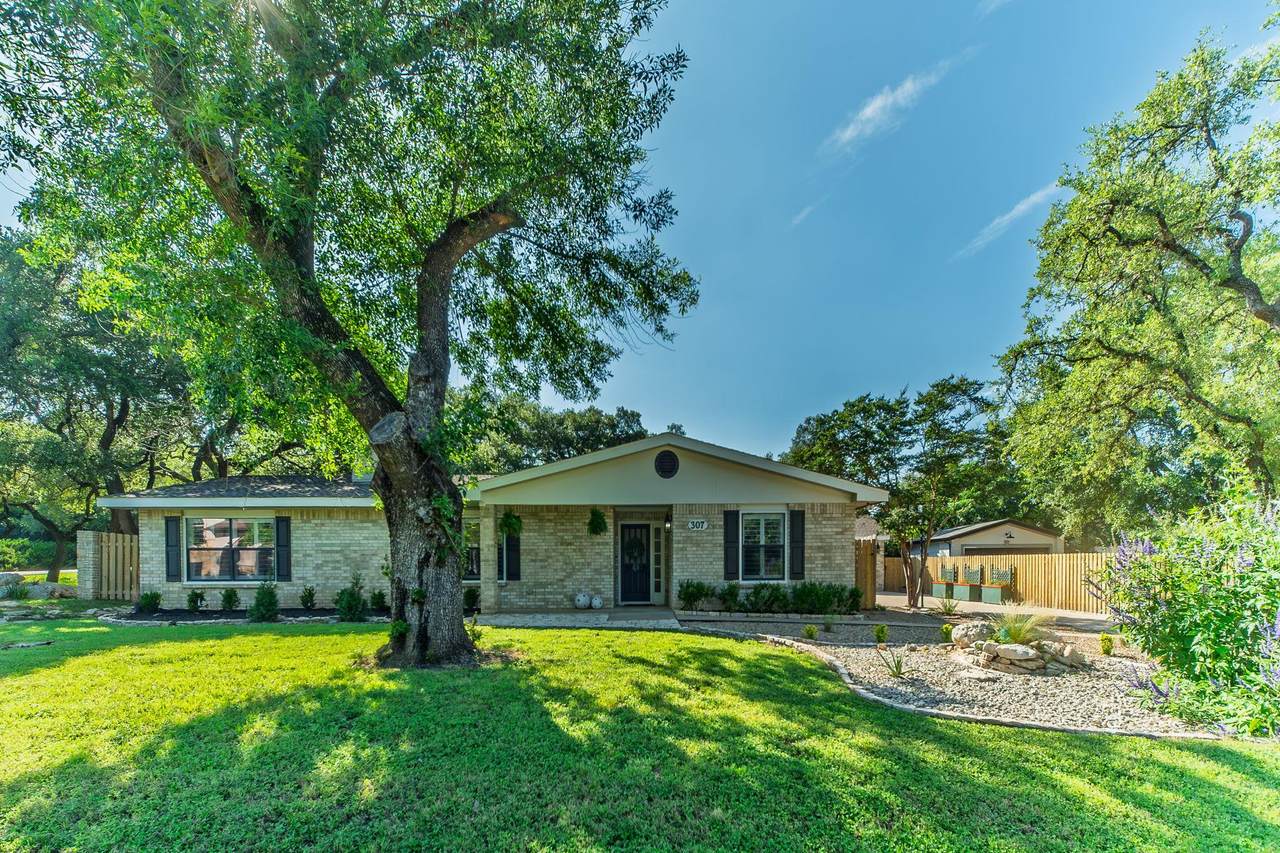 307 Lakeway Dr - Photo 1