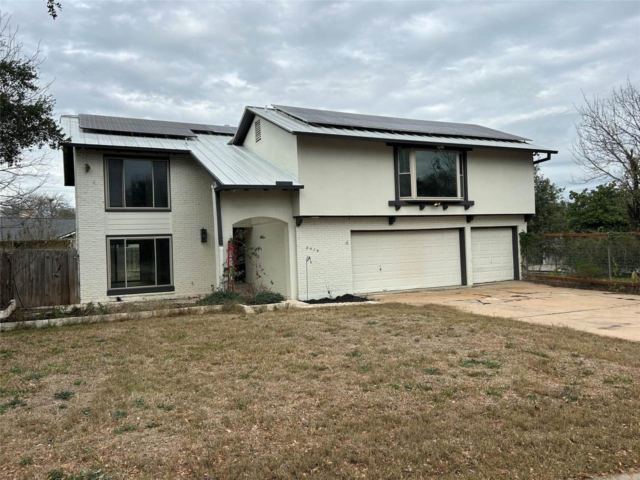 9010 Quail Creek Dr - Photo 1