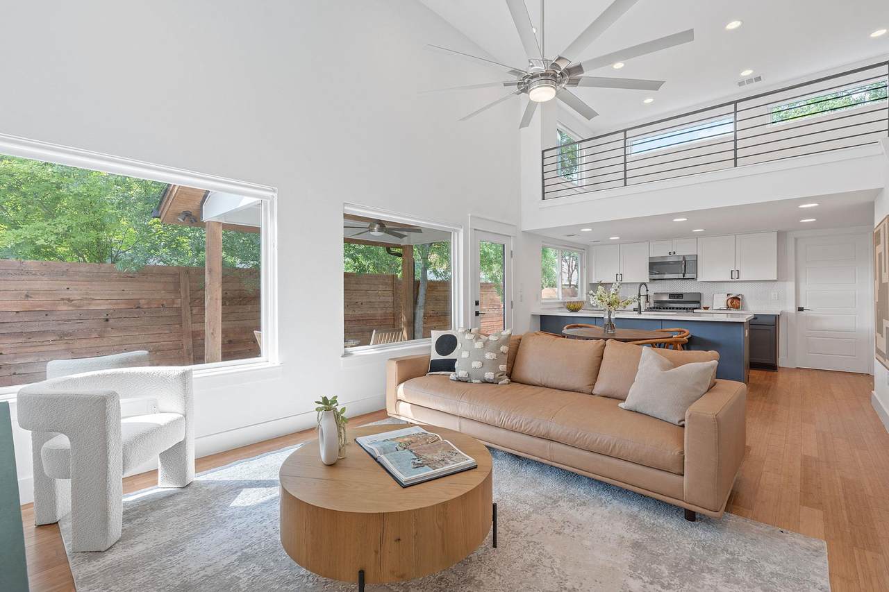 402 55th St - Photo 1