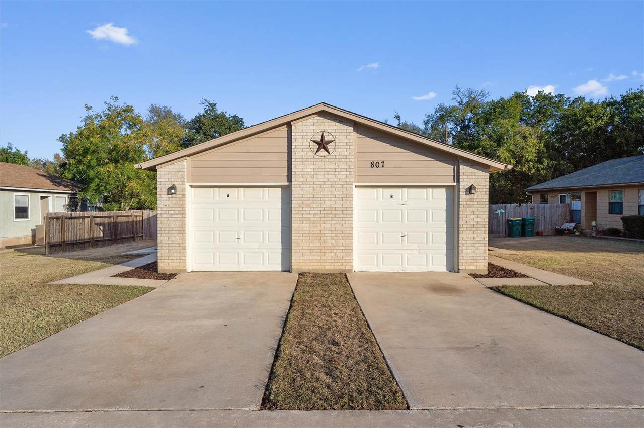 807 Lloyd Ln - Photo 1