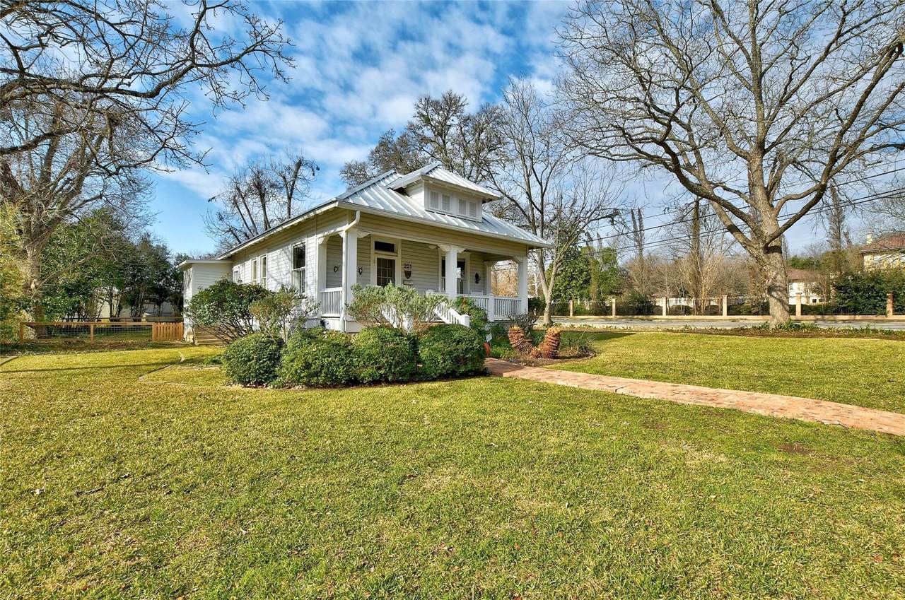 221 Johnson Ave - Photo 1
