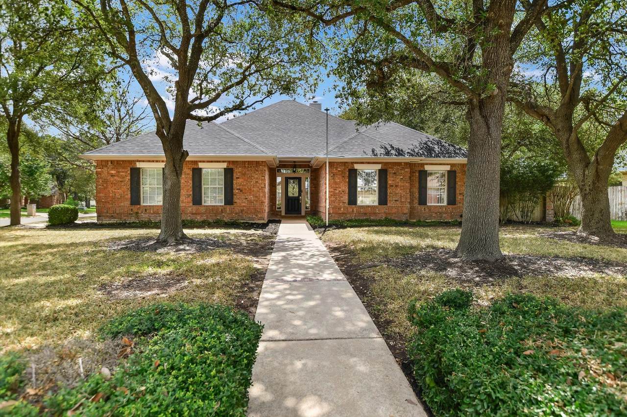 3015 Brandy Ln - Photo 1