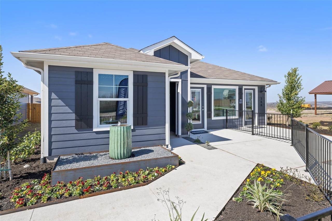 879 Arnold Loop - Photo 1