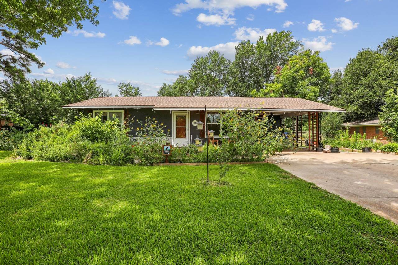 1114 2nd St - Photo 1