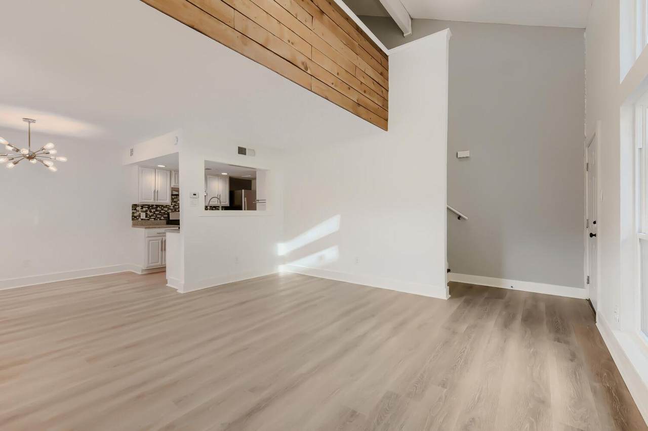 2124 Burton Dr - Photo 1