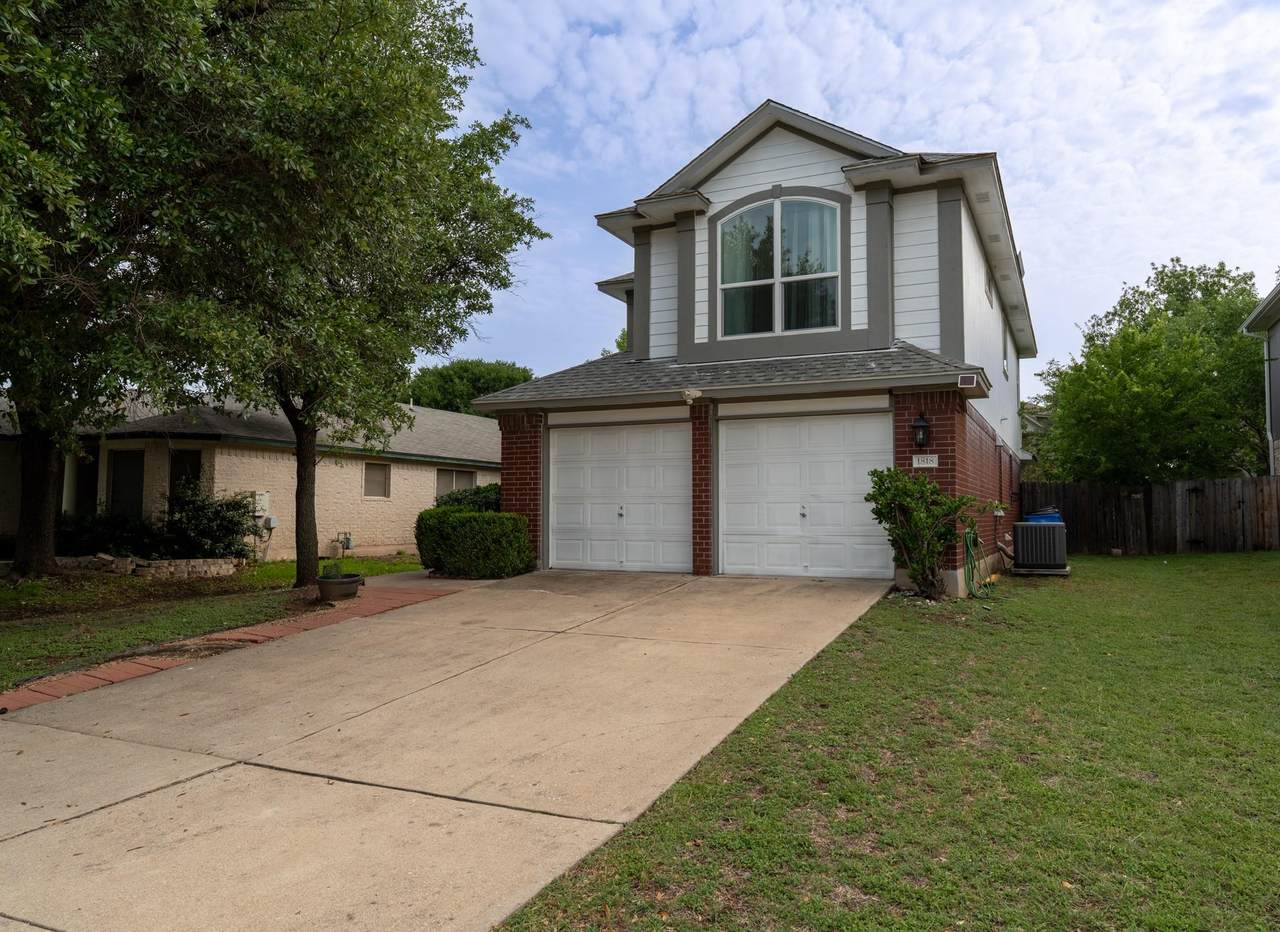 1818 Pflugerville Pkwy - Photo 1