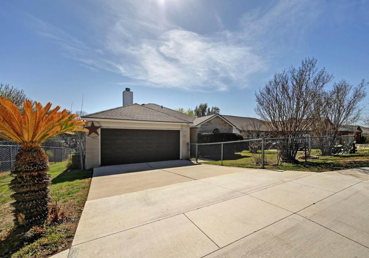 740 Clearview Cir - Photo 1