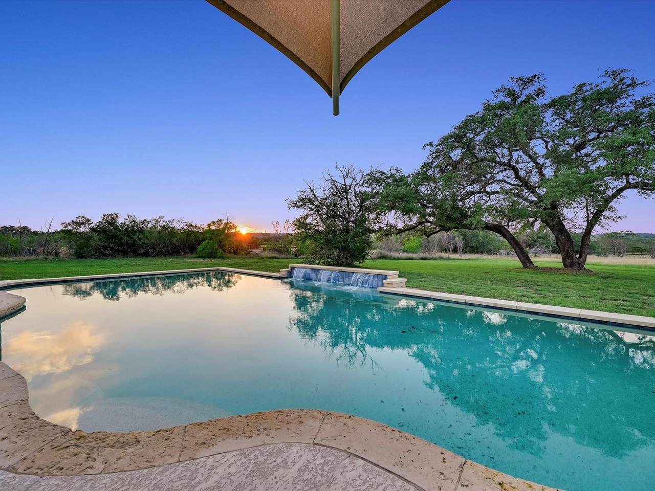 https://bt-photos.global.ssl.fastly.net/austin/1280_boomver_1_8116473-2.jpg