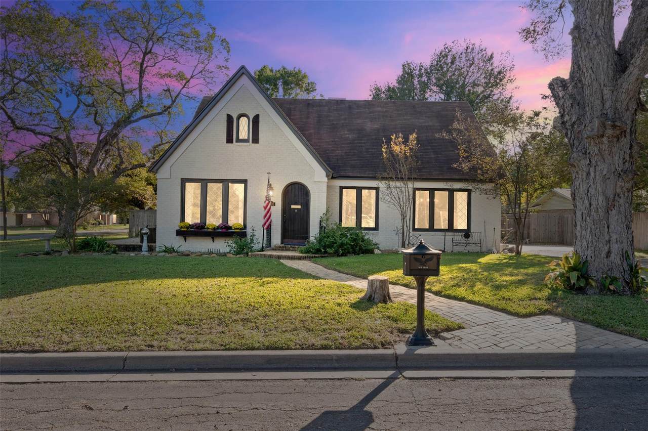 1005 14th St - Photo 1