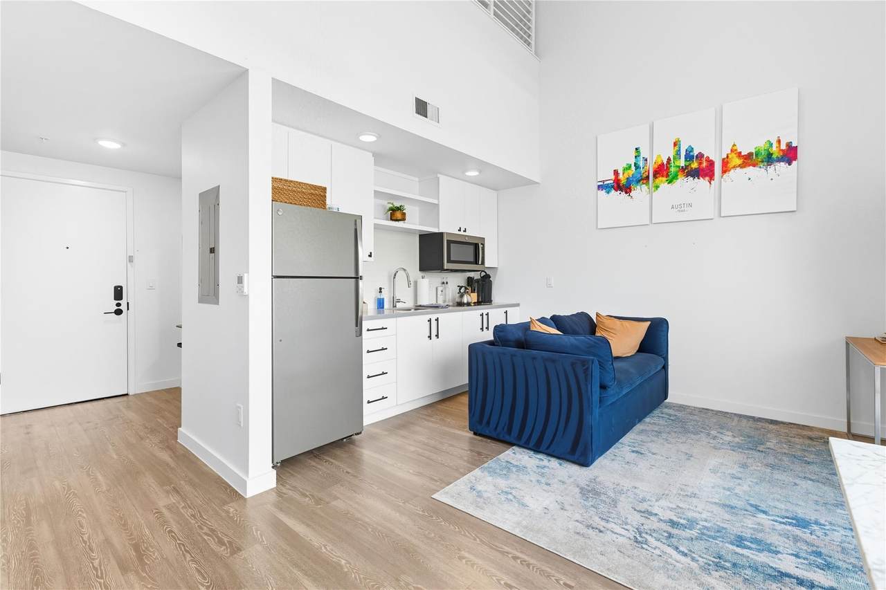 49 Navasota St - Photo 1