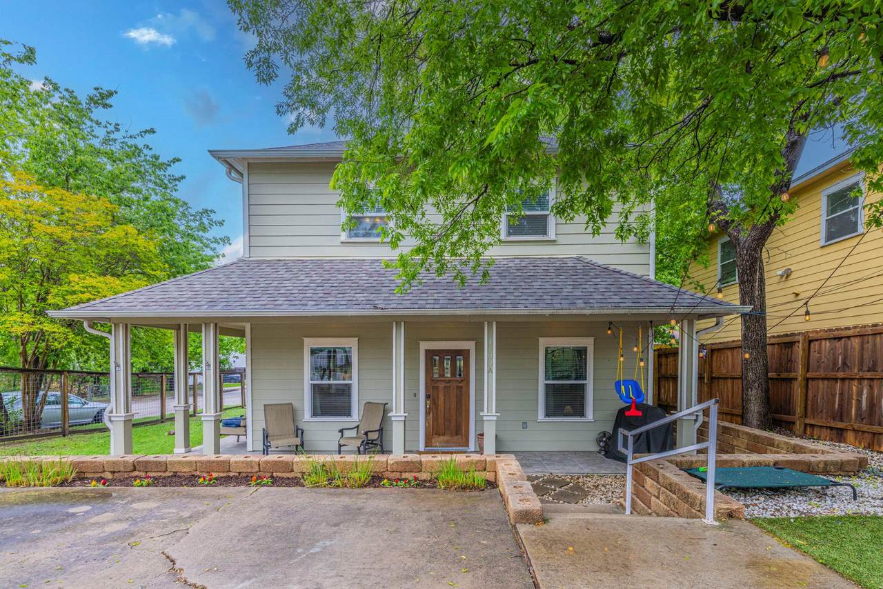 1700 Singleton Ave - Photo 1