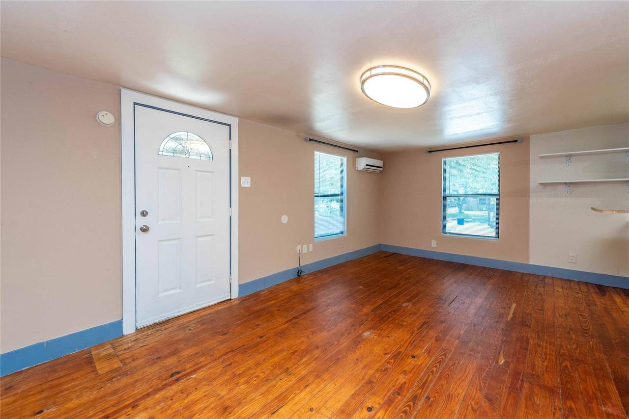 406 Lexington Rd - Photo 1