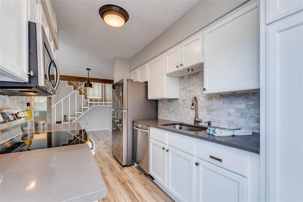 6910 Hart Ln - Photo 1