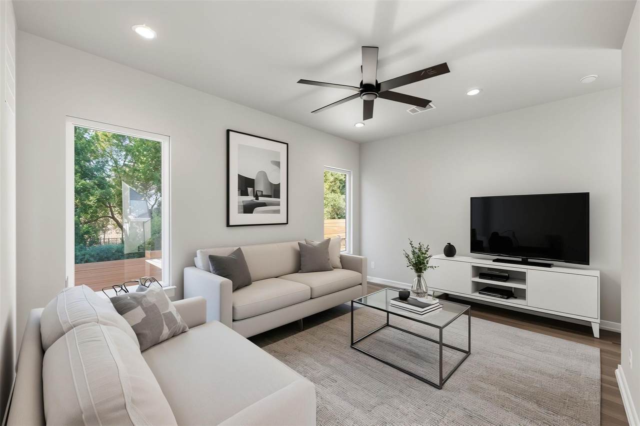 2309 Montopolis Dr - Photo 1