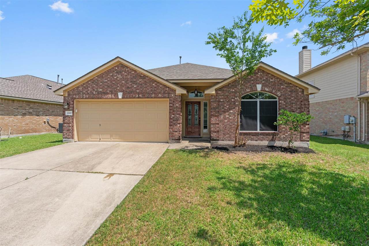 1049 Regency Ln - Photo 1