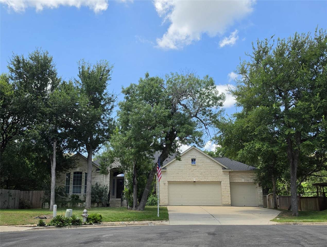 https://bt-photos.global.ssl.fastly.net/austin/1280_boomver_1_8270156-2.jpg
